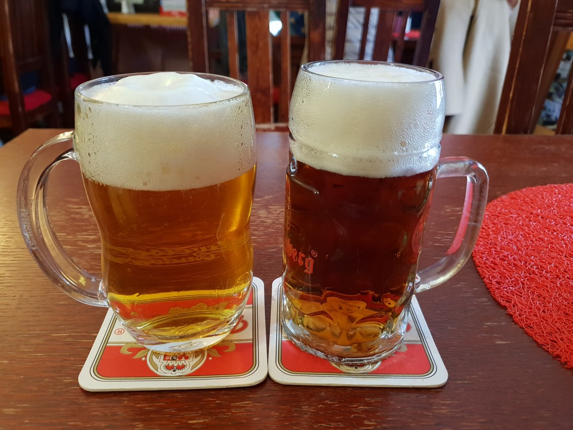오른쪽 맥주가 에겐베르그에요. 이 지역에서만 파는 지역맥주인데 진짜 맛있음!